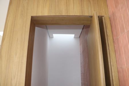 Casa de condomínio para alugar com 450m², 4 quartos e 6 vagasLavabo 