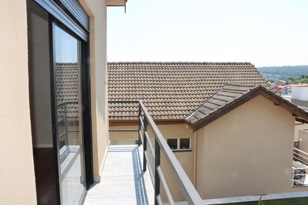 Casa de condomínio para alugar com 450m², 4 quartos e 6 vagasVaranda Suíte 3