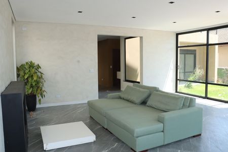 Casa de condomínio para alugar com 450m², 4 quartos e 6 vagasSala