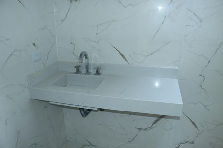 Casa de condomínio para alugar com 450m², 4 quartos e 6 vagasBanheiro da Suíte 1