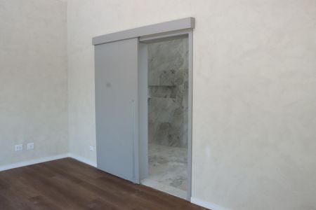 Casa de condomínio para alugar com 450m², 4 quartos e 6 vagasSuíte 3