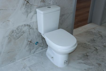 Casa de condomínio para alugar com 450m², 4 quartos e 6 vagasBanheiro da Suíte 3