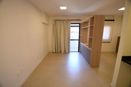 Sala de kitnet/studio para alugar com 1 quarto, 46m² em Centro, Campinas