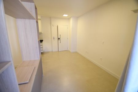 Sala de kitnet/studio para alugar com 1 quarto, 46m² em Centro, Campinas