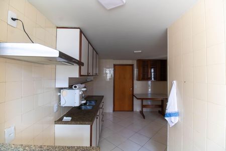 Apartamento à venda com 86m², 2 quartos e 1 vagaCozinha e Área de Serviço