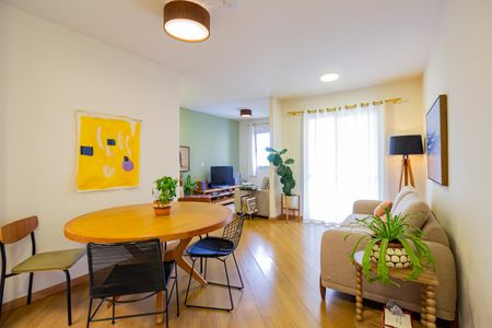 Sala/Cozinha de apartamento à venda com 2 quartos, 68m² em Água Branca, São Paulo