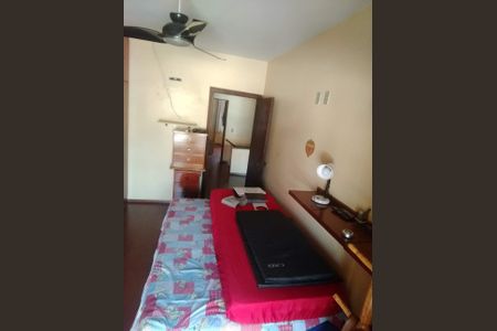 Casa à venda com 380m², 4 quartos e 5 vagas Casa à venda com 380m², 4 quartos e 5 vagasQuarto