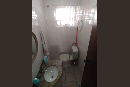 Casa à venda com 380m², 4 quartos e 5 vagas Casa à venda com 380m², 4 quartos e 5 vagasBanheiro