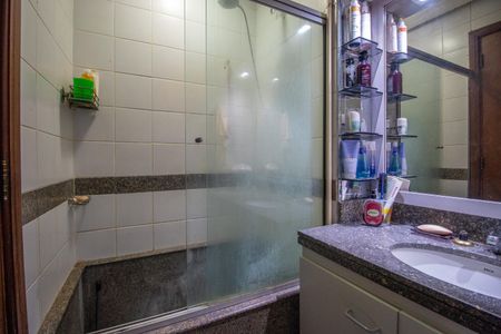 Apartamento para alugar com 200m², 4 quartos e 2 vagas Apartamento para alugar com 200m², 4 quartos e 2 vagasBanheiro Social