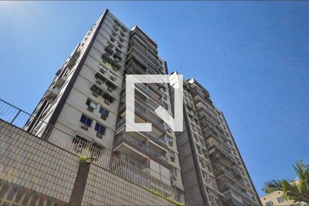 Apartamento para alugar com 200m², 4 quartos e 2 vagas Apartamento para alugar com 200m², 4 quartos e 2 vagasFachada