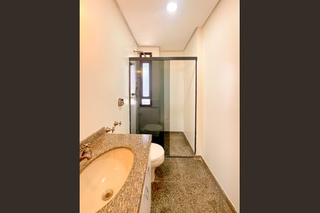 Apartamento para alugar com 329m², 4 quartos e 3 vagasBanheiro da Suíte 2