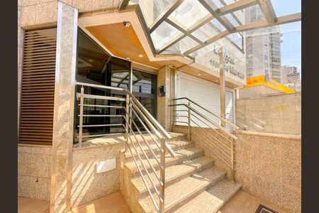 Apartamento para alugar com 329m², 4 quartos e 3 vagasEntrada