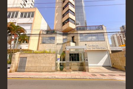 Apartamento para alugar com 329m², 4 quartos e 3 vagasFachada