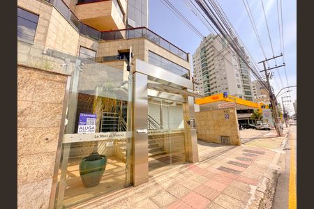 Apartamento para alugar com 329m², 4 quartos e 3 vagasPlaquinha