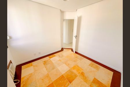 Apartamento para alugar com 329m², 4 quartos e 3 vagasQuarto 2