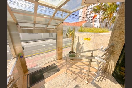 Apartamento para alugar com 329m², 4 quartos e 3 vagasEntrada