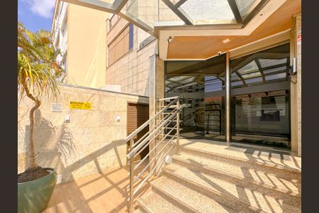 Apartamento para alugar com 329m², 4 quartos e 3 vagasEntrada