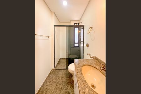 Apartamento para alugar com 329m², 4 quartos e 3 vagasBanheiro 1