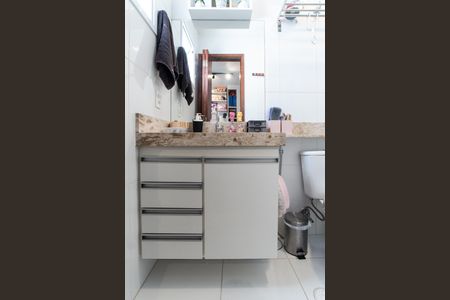 Casa de condomínio à venda com 60m², 2 quartos e 2 vagasBanheiro da Suíte 2