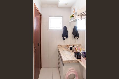 Casa de condomínio à venda com 60m², 2 quartos e 2 vagasBanheiro da Suíte 2