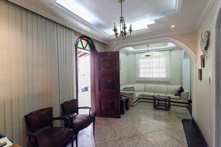 Sala 1 de casa para alugar com 4 quartos, 300m² em Piratininga, Belo Horizonte