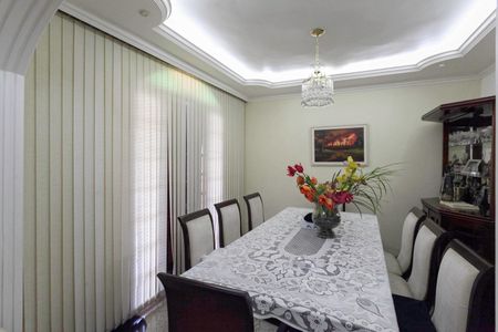 Sala 1 de casa para alugar com 4 quartos, 300m² em Piratininga, Belo Horizonte