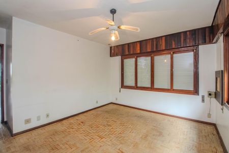 Casa para alugar com 340m², 4 quartos e 2 vagas Casa para alugar com 340m², 4 quartos e 2 vagasSuíte