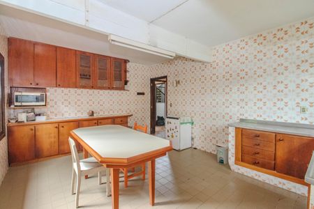 Casa para alugar com 340m², 4 quartos e 2 vagas Casa para alugar com 340m², 4 quartos e 2 vagasCozinha