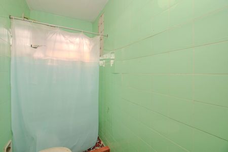 Casa para alugar com 340m², 4 quartos e 2 vagas Casa para alugar com 340m², 4 quartos e 2 vagasÁrea comum - Banheiro