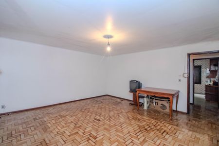 Casa para alugar com 340m², 4 quartos e 2 vagas Casa para alugar com 340m², 4 quartos e 2 vagasSala