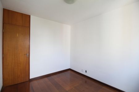 Apartamento para alugar com 67m², 3 quartos e 1 vagaQuarto 2