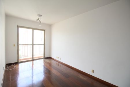 Apartamento para alugar com 67m², 3 quartos e 1 vagaSala
