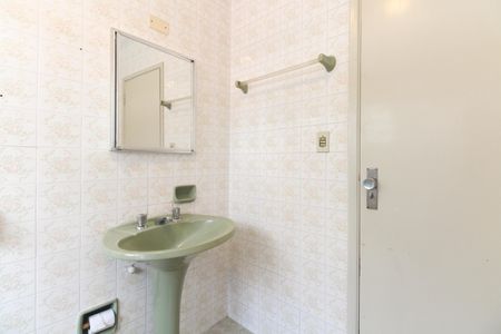 Casa à venda com 121m², 2 quartos e 1 vagaBanheiro 