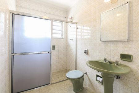 Casa à venda com 121m², 2 quartos e 1 vagaBanheiro 