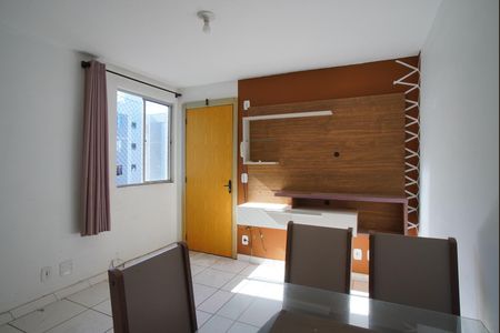 Sala de apartamento para alugar com 2 quartos, 44m² em Rubem Berta, Porto Alegre
