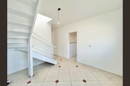 Casa para alugar com 119m², 3 quartos e 2 vagasSala