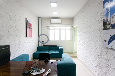 Casa à venda com 253m², 5 quartos e 2 vagasCasa 1 - Sala