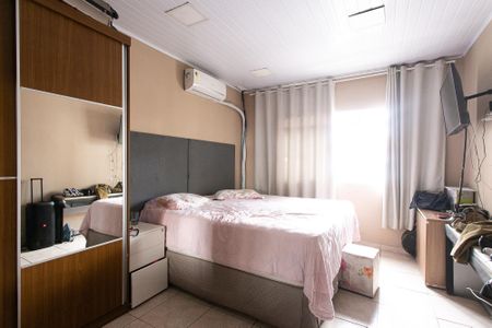 Casa à venda com 253m², 5 quartos e 2 vagasCasa 2 - Quarto 1