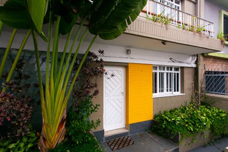 Casa à venda com 253m², 5 quartos e 2 vagasFachada