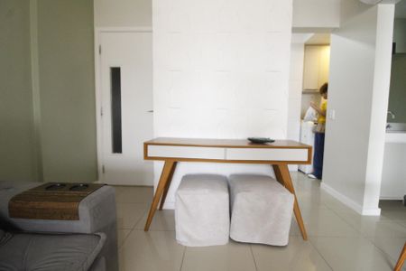 Sala de apartamento para alugar com 1 quarto, 53m² em Paralela, Salvador