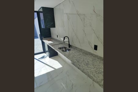 Cozinha de casa à venda com 4 quartos, 150m² em Vila Carrão, São Paulo