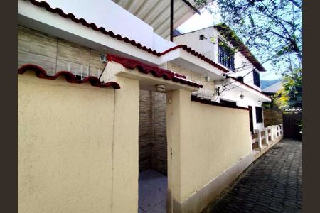 Casa à venda com 2 quartos, 100m² em Grajaú, Rio de Janeiro