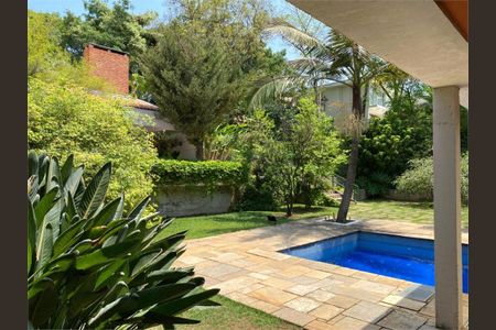Casa à venda com 4 quartos, 624m² em Jardim Leonor, São Paulo