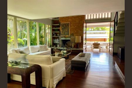 Casa à venda com 624m², 4 quartos e 4 vagas