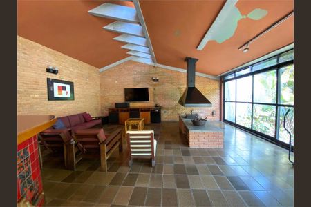 Casa à venda com 624m², 4 quartos e 4 vagas