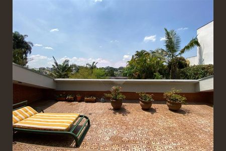 Casa à venda com 624m², 4 quartos e 4 vagas