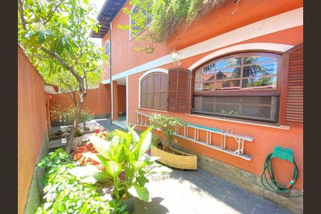 Casa à venda com 194m², 3 quartos e 3 vagas