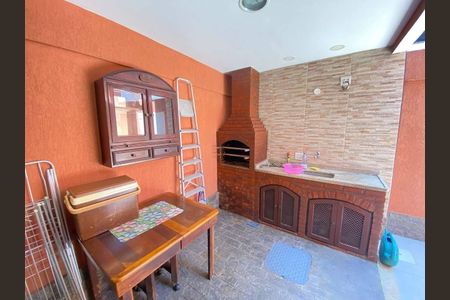 Casa à venda com 194m², 3 quartos e 3 vagas