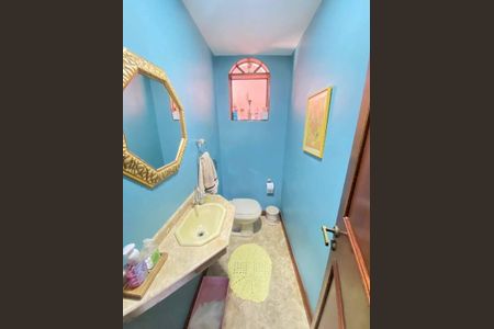 Casa à venda com 194m², 3 quartos e 3 vagas