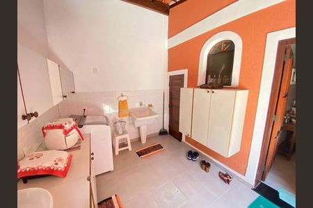 Casa à venda com 194m², 3 quartos e 3 vagas